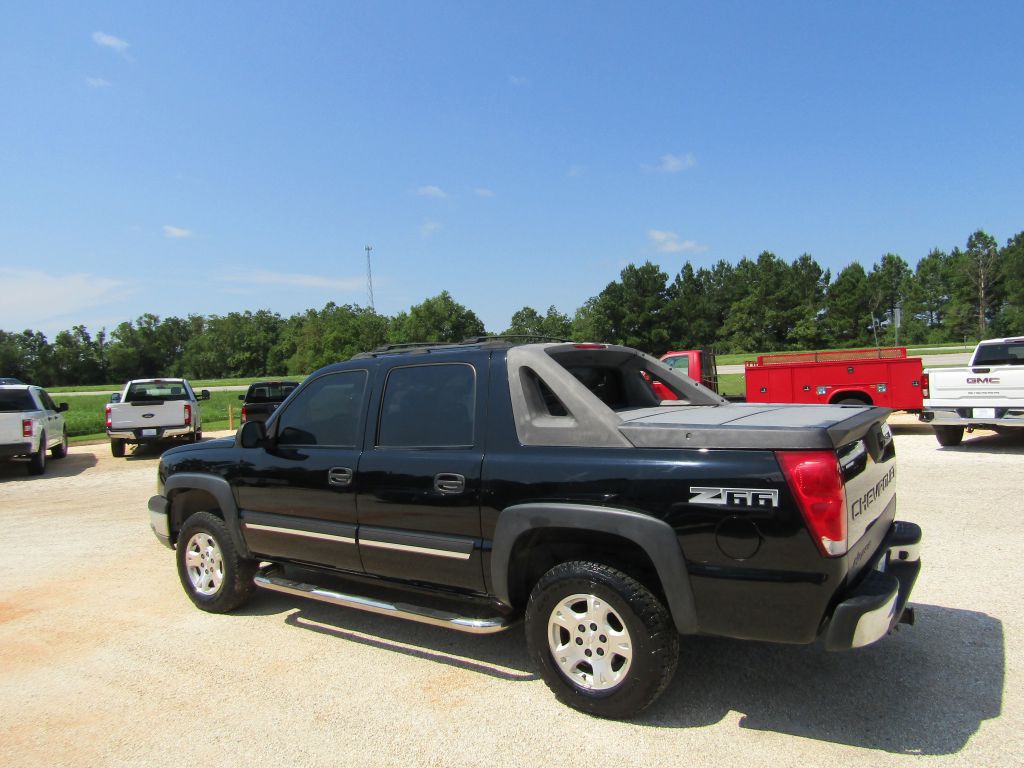 2004 Chevrolet Avalanche Image 12