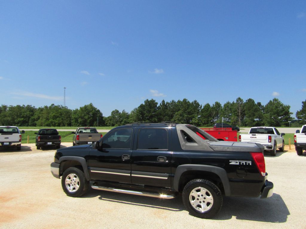 2004 Chevrolet Avalanche Image 13