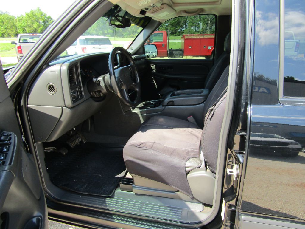 2004 Chevrolet Avalanche Image 22