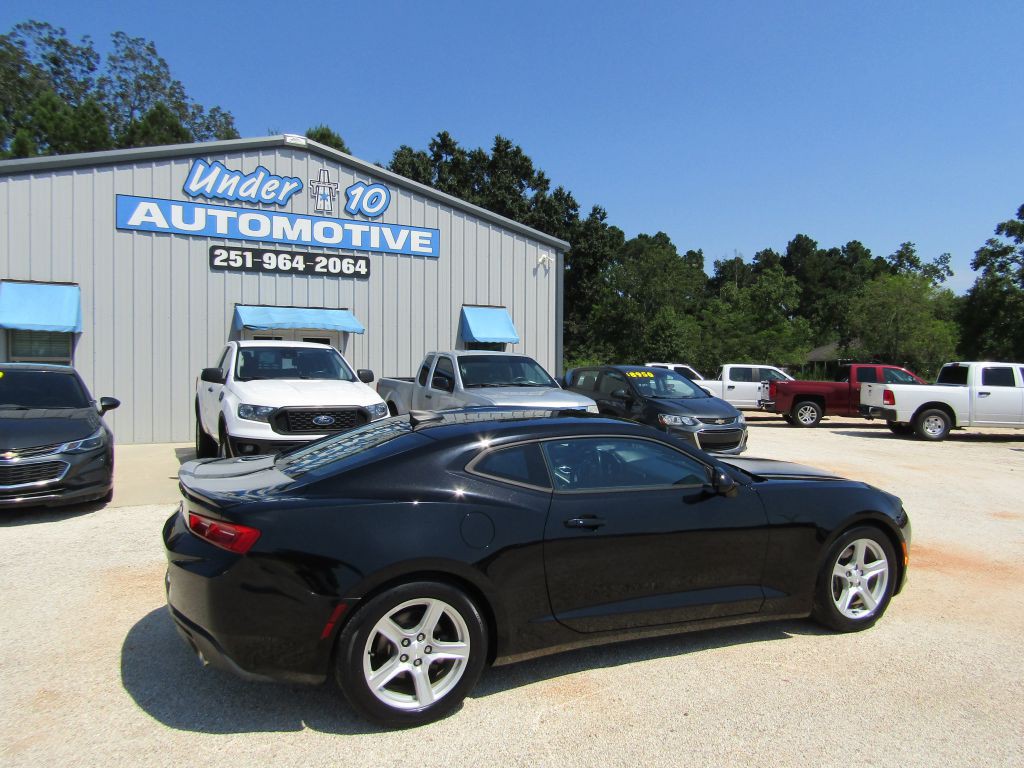 2017 Chevrolet Camaro Image 8