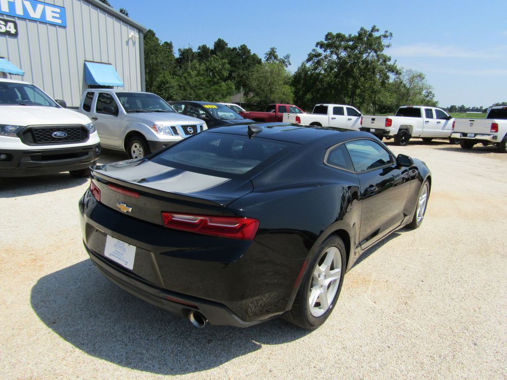 2017 Chevrolet Camaro Image 9