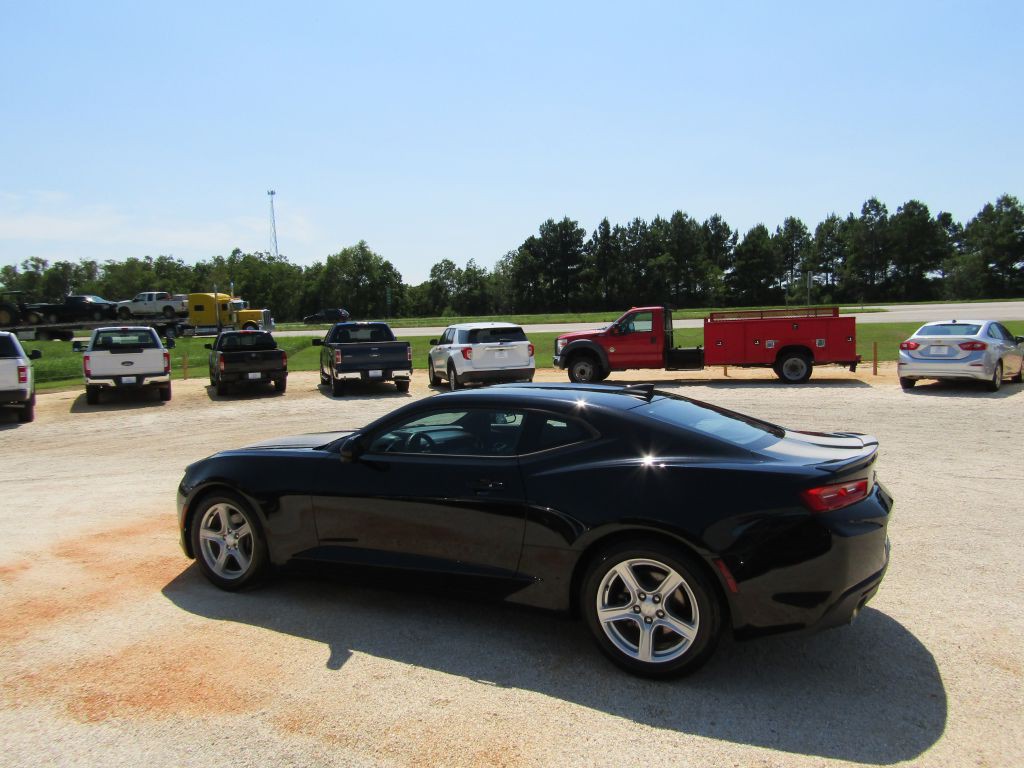 2017 Chevrolet Camaro Image 12