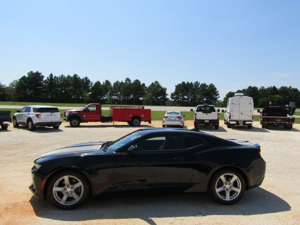 2017 Chevrolet Camaro Image 13