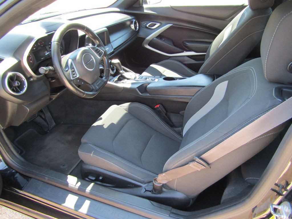 2017 Chevrolet Camaro Image 23