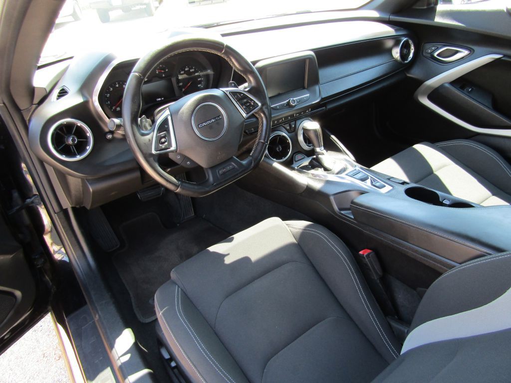 2017 Chevrolet Camaro Image 24