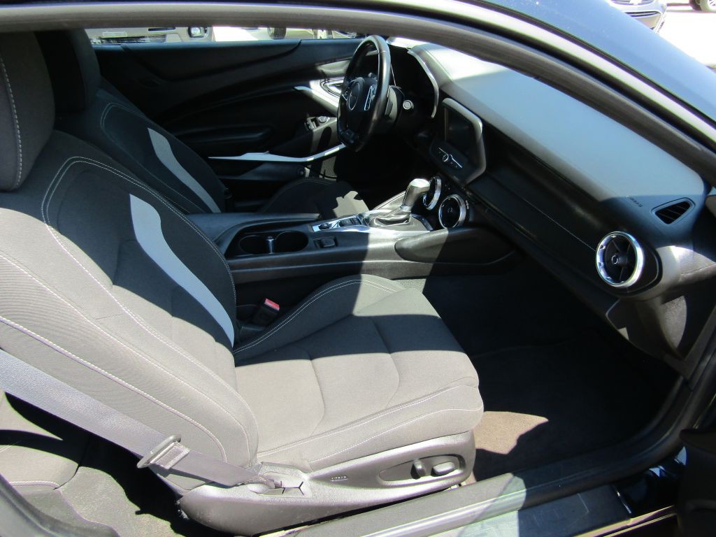 2017 Chevrolet Camaro Image 26