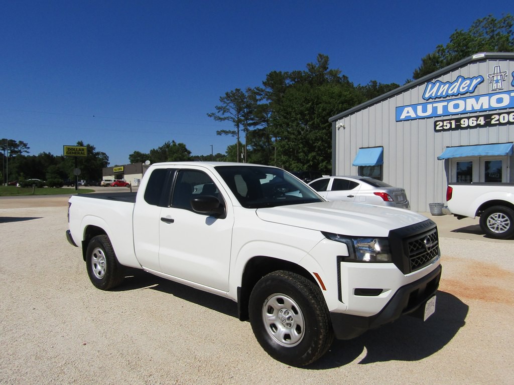 2022 Nissan Frontier Image 2