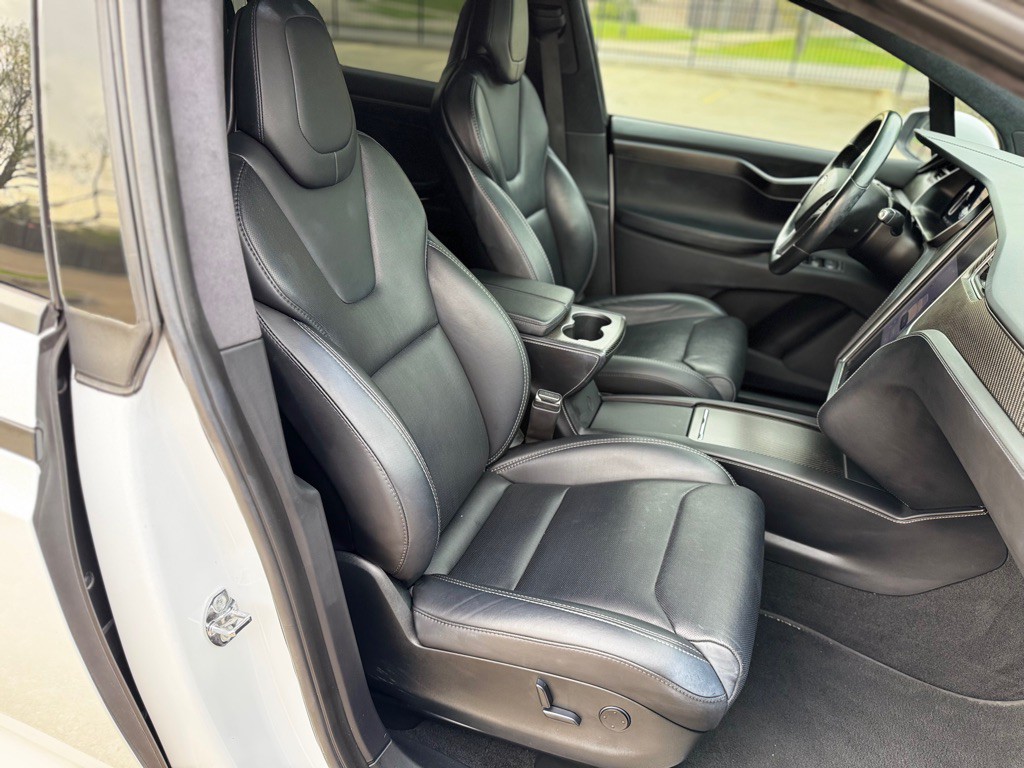 2018 Tesla Model X Image 10