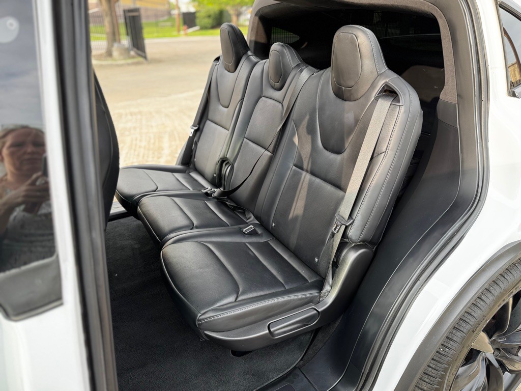 2018 Tesla Model X Image 12