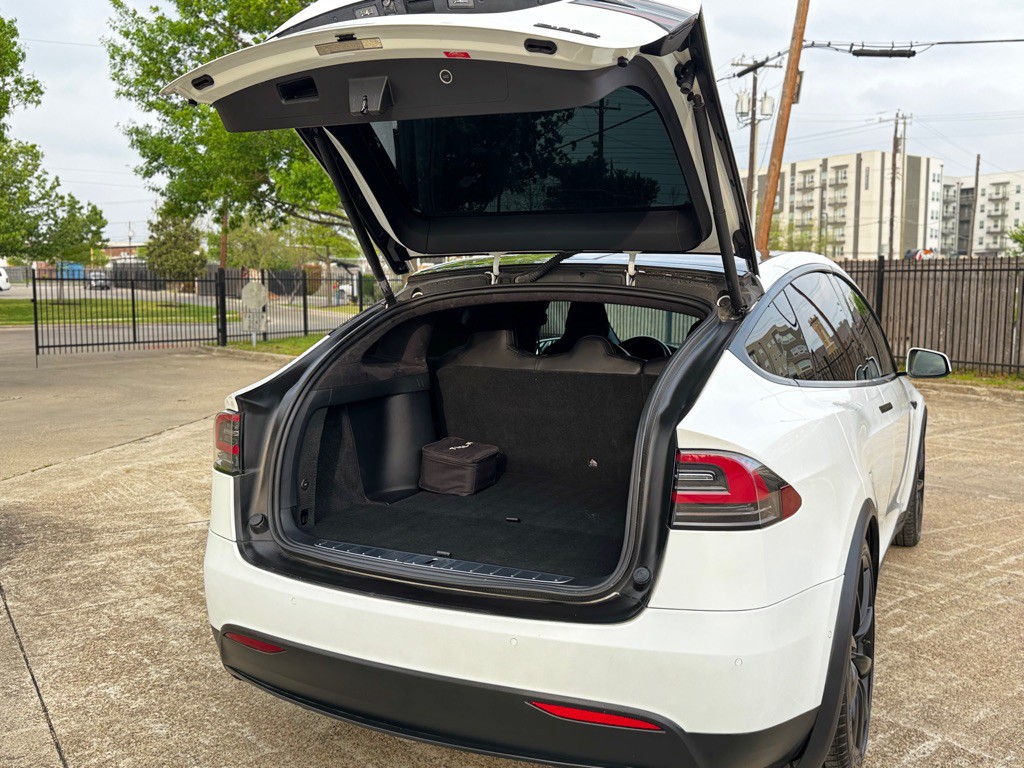 2018 Tesla Model X Image 18