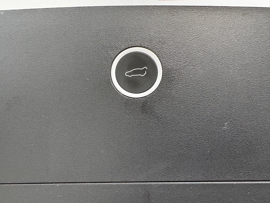 2018 Tesla Model X Image 19
