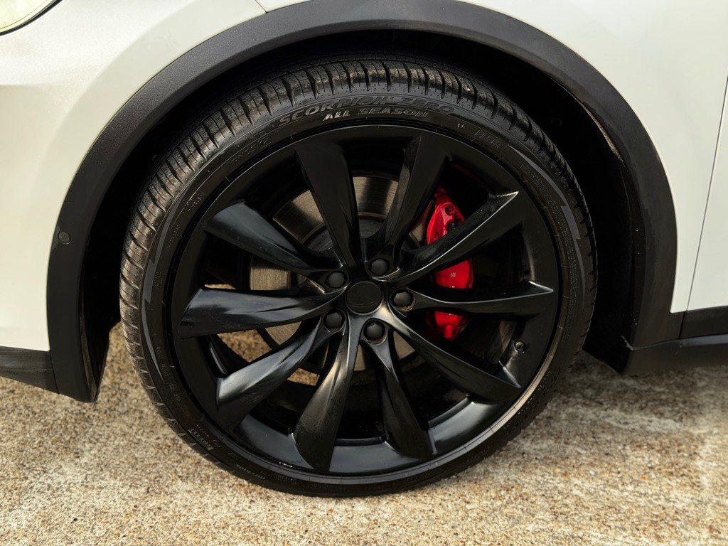 2018 Tesla Model X Image 21