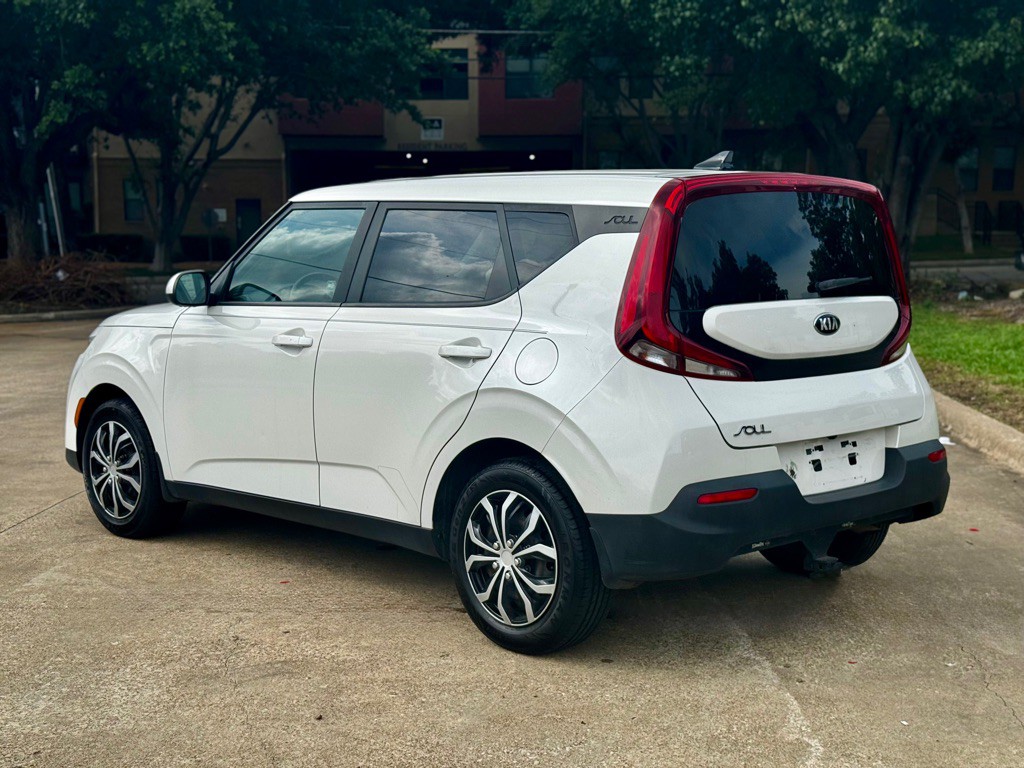 2020 Kia Soul Image 2