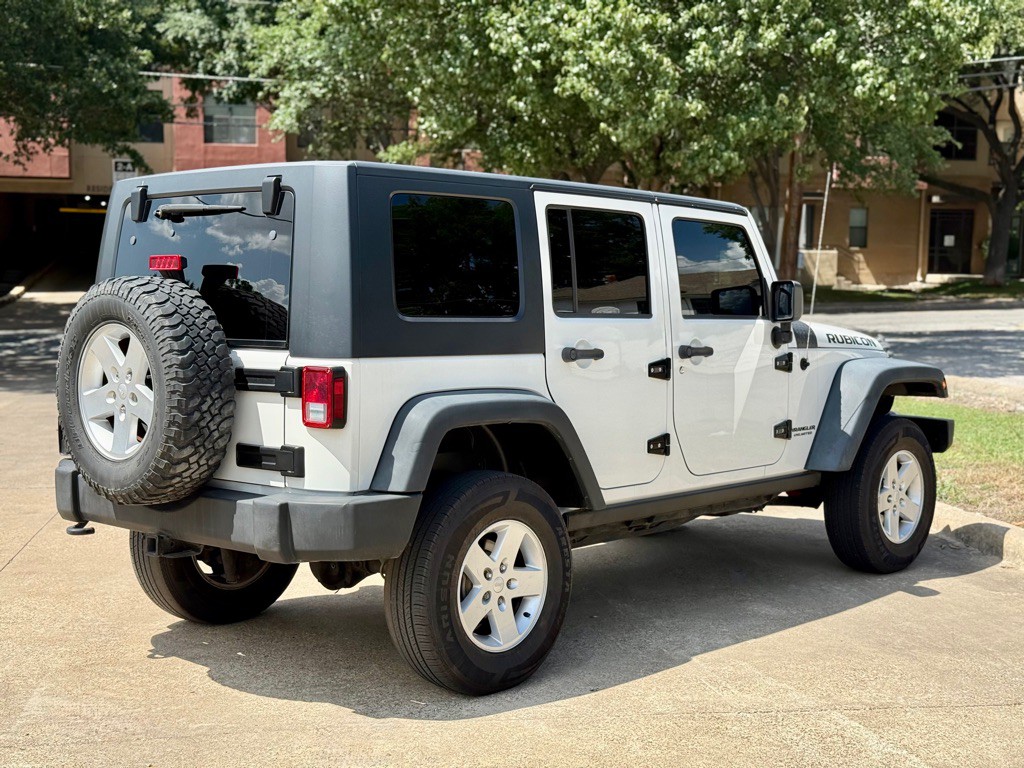 2010 Jeep Wrangler Unlimited Image 3