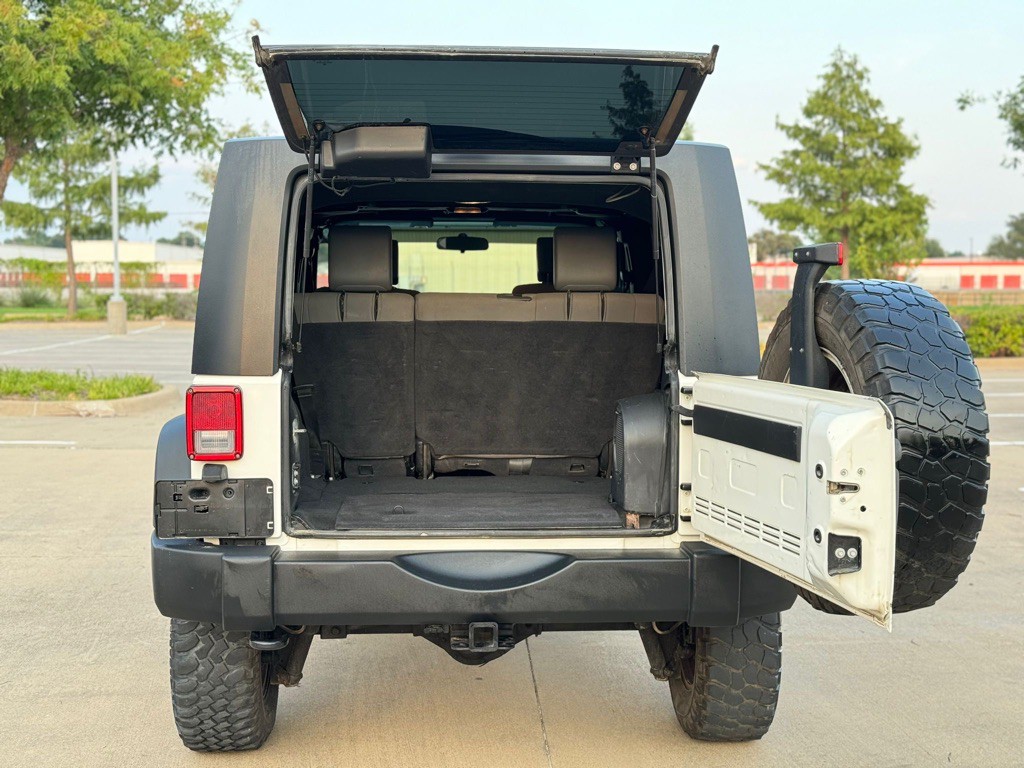 2010 Jeep Wrangler Unlimited Image 23