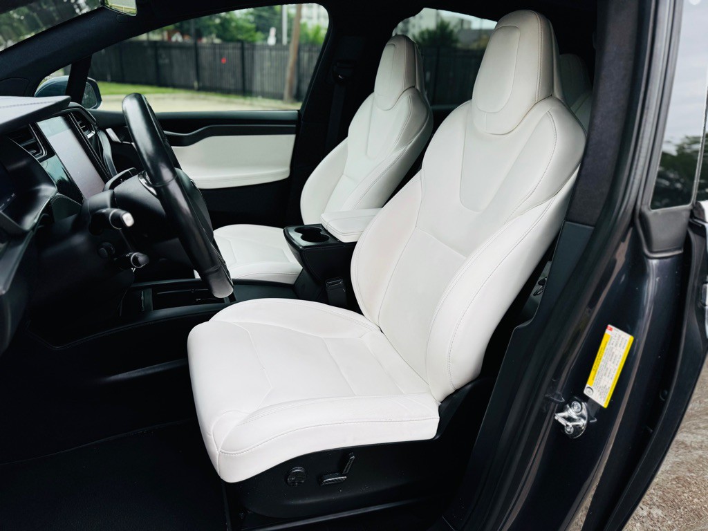 2019 Tesla Model X Image 8