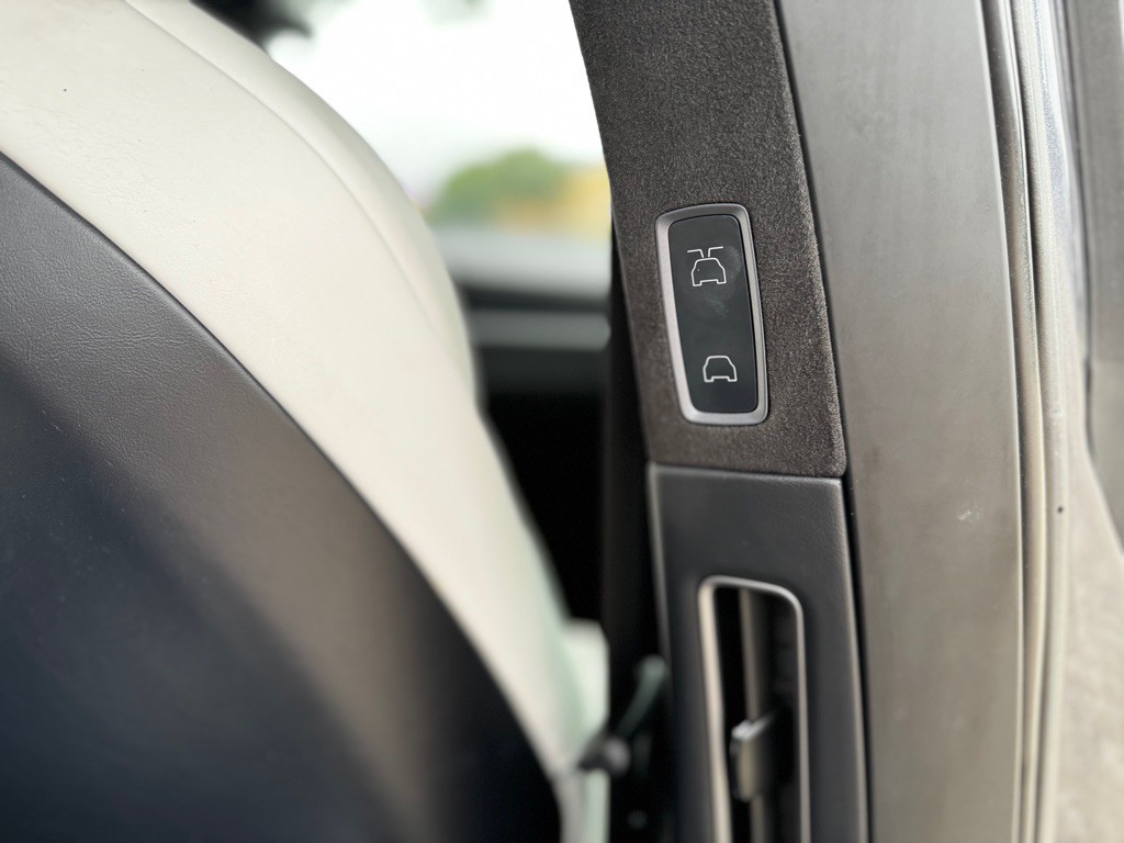 2019 Tesla Model X Image 24