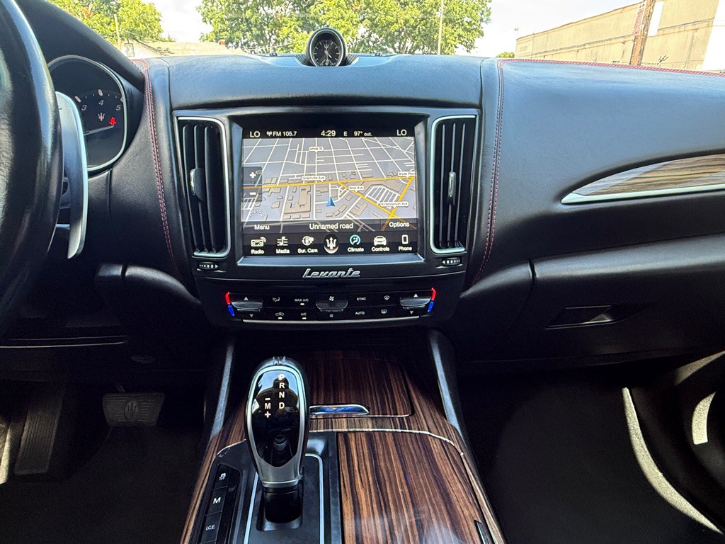 2018 Maserati Levante Image 18