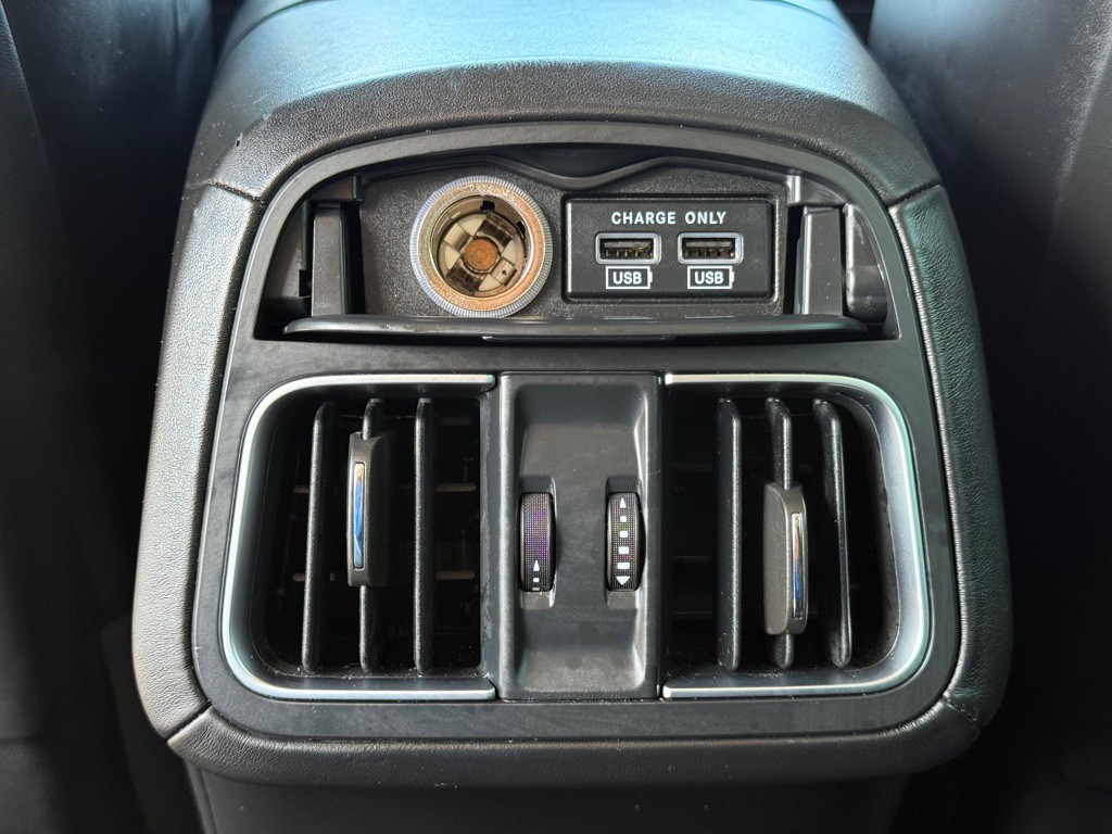2018 Maserati Levante Image 24