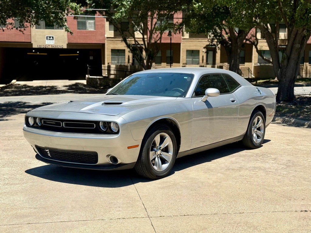 2016 Dodge Challenger Image 1
