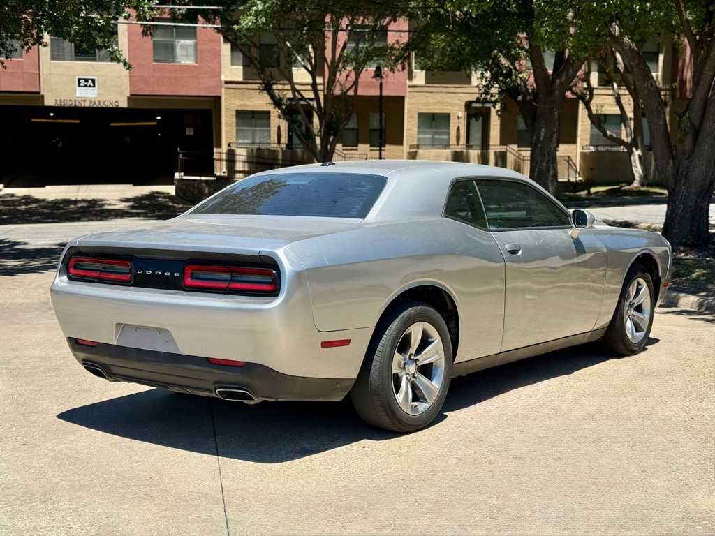 2016 Dodge Challenger Image 3