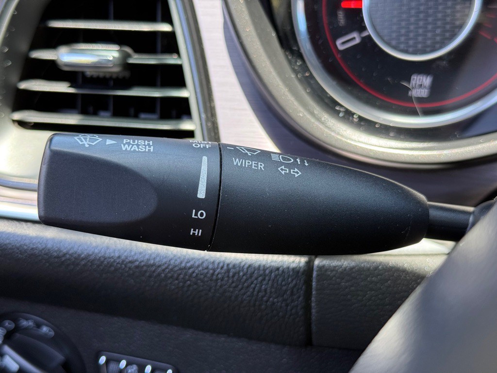 2016 Dodge Challenger Image 13