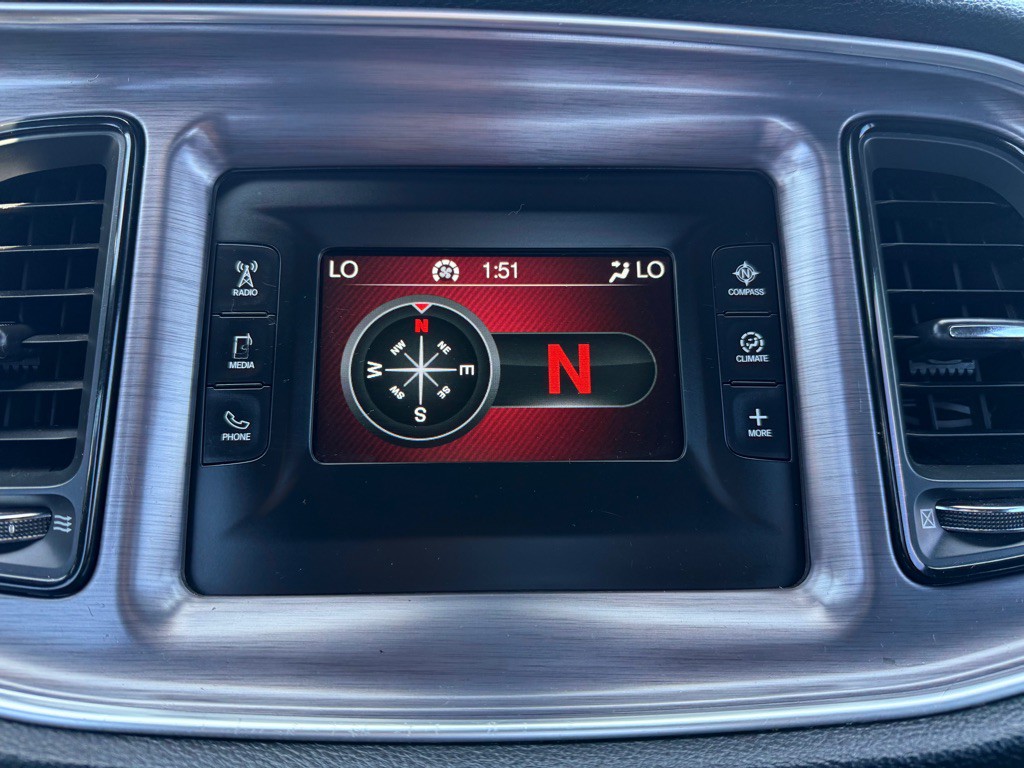 2016 Dodge Challenger Image 18