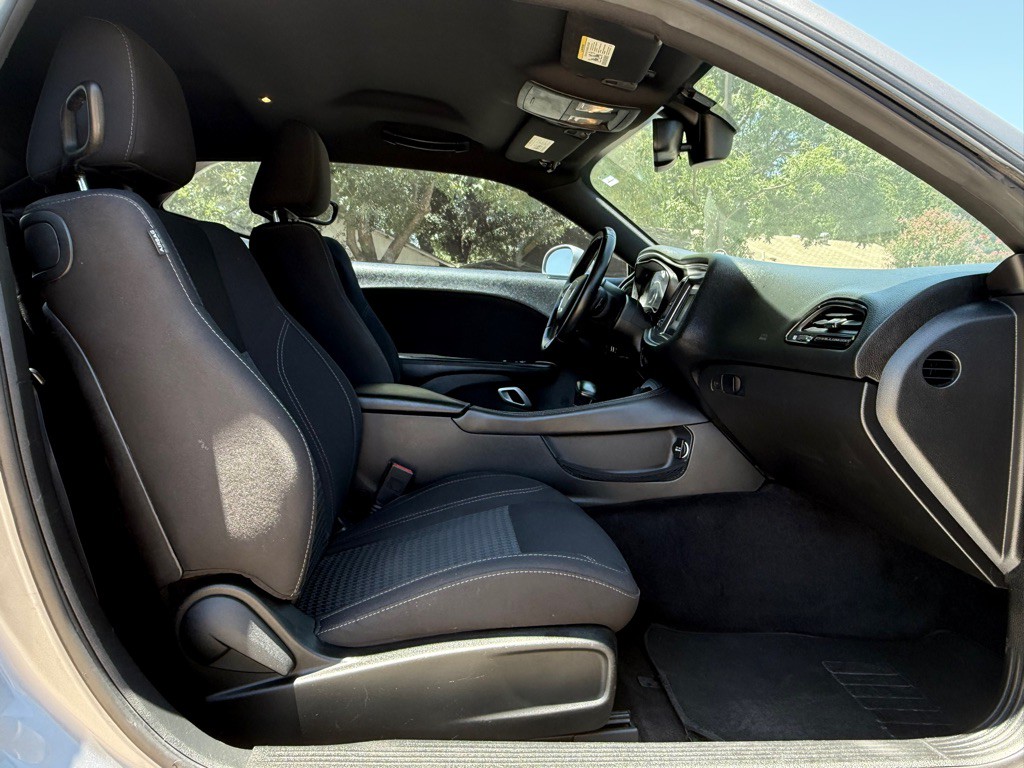 2016 Dodge Challenger Image 23