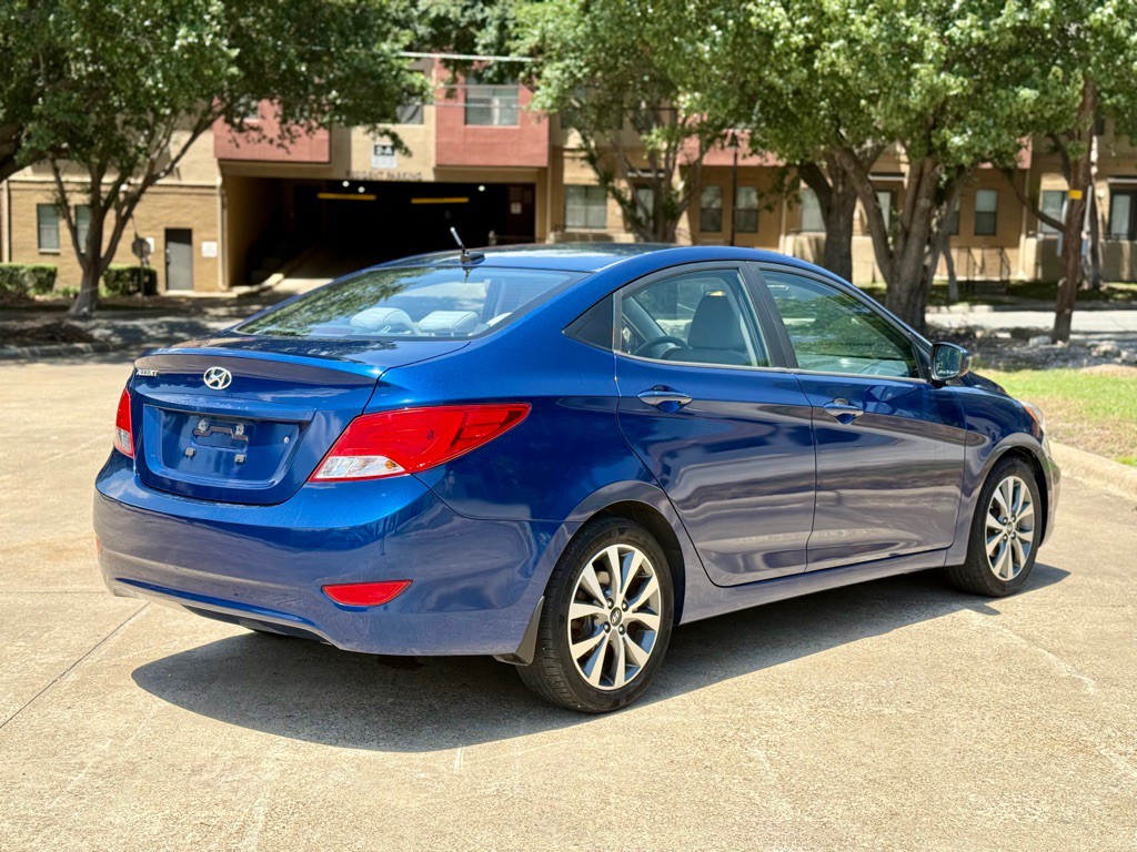 2017 Hyundai Accent Image 4