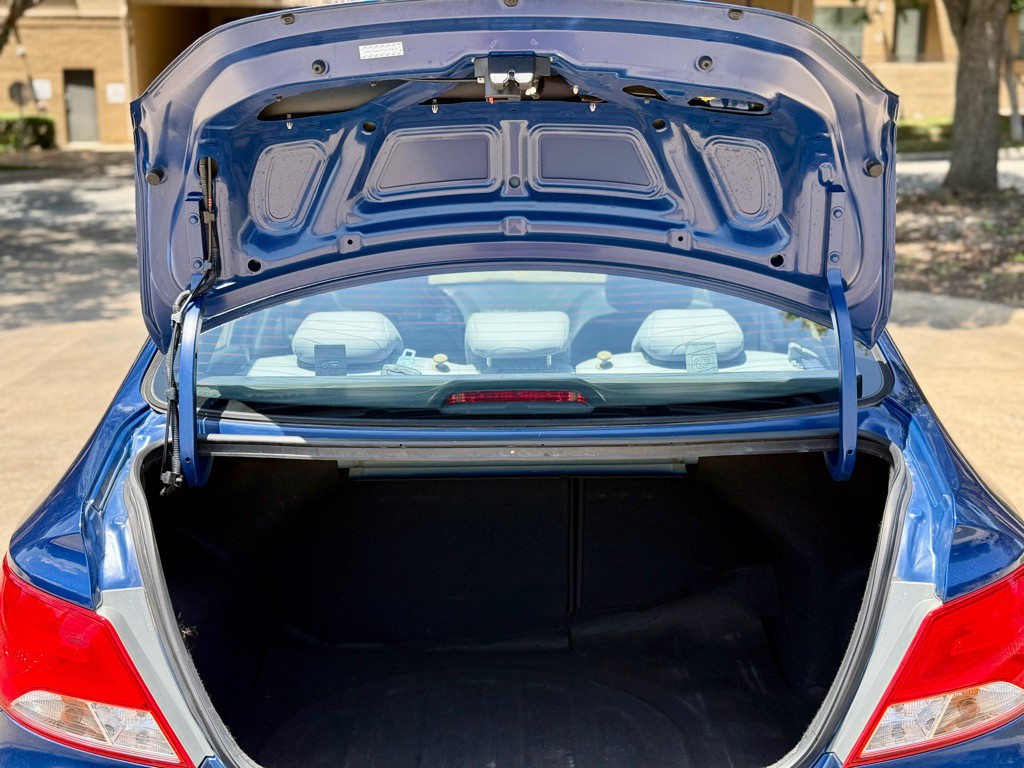 2017 Hyundai Accent Image 5