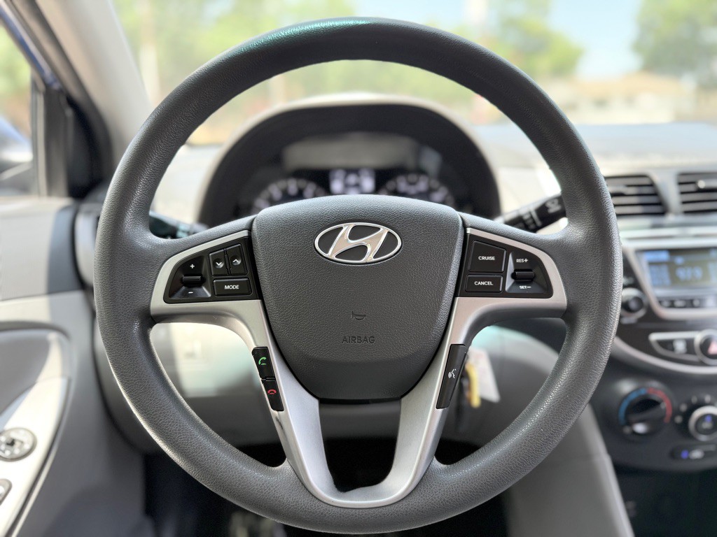 2017 Hyundai Accent Image 11