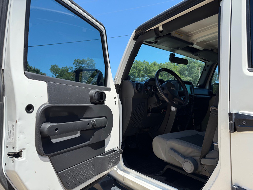 2010 Jeep Wrangler Unlimited Image 5