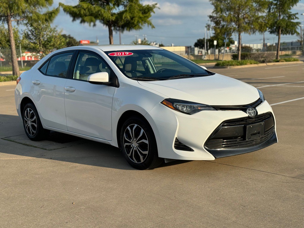 2019 Toyota Corolla Image 2