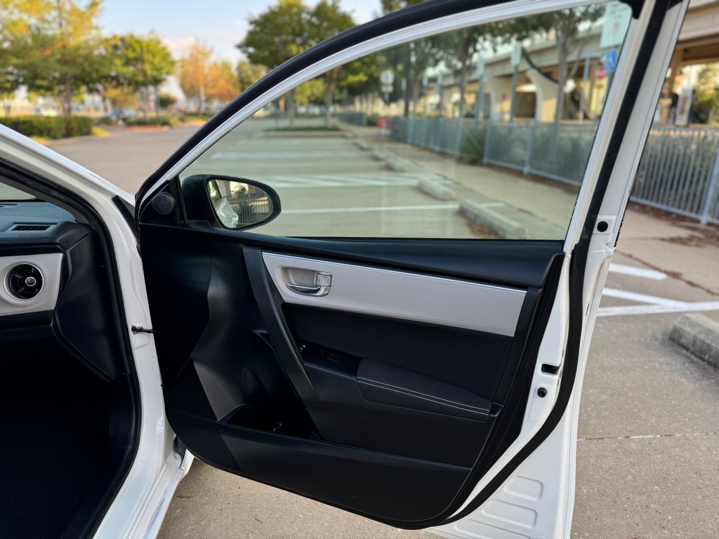 2019 Toyota Corolla Image 17