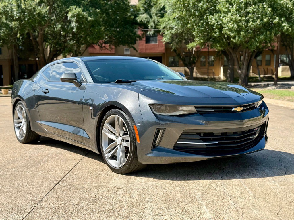 2018 Chevrolet Camaro Image 2