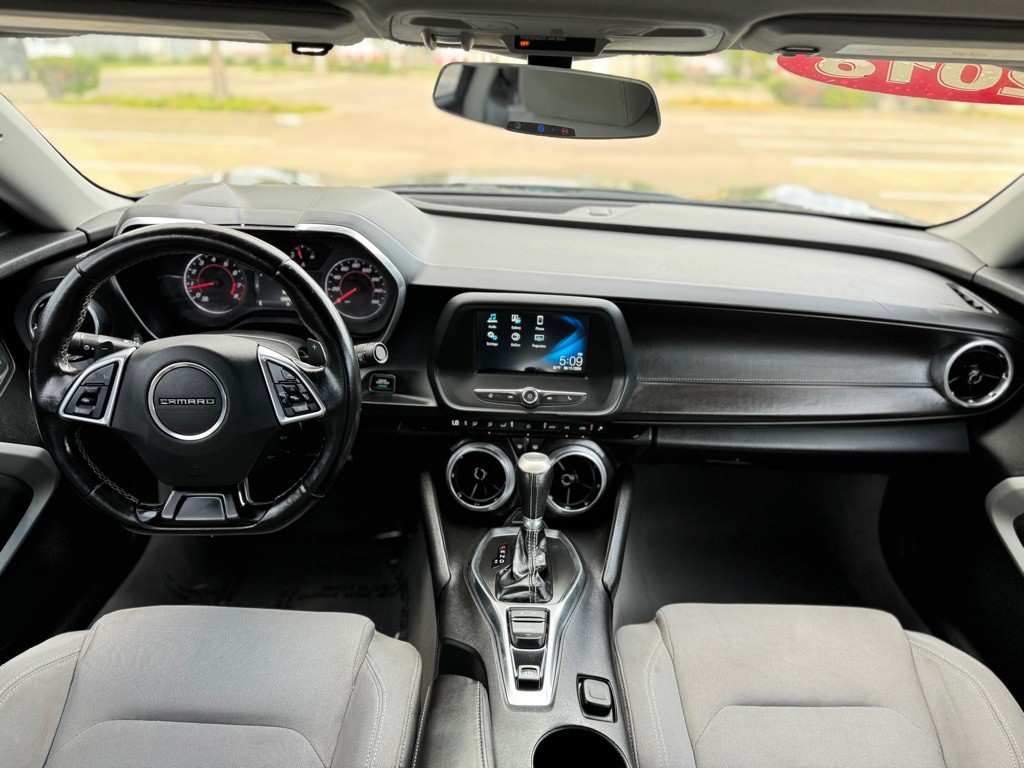 2018 Chevrolet Camaro Image 9