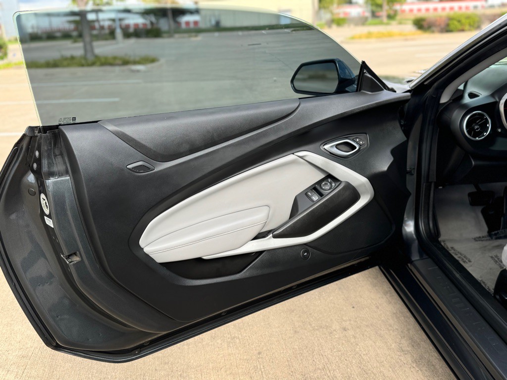 2018 Chevrolet Camaro Image 13