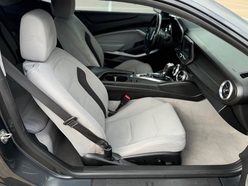 2018 Chevrolet Camaro Image 21