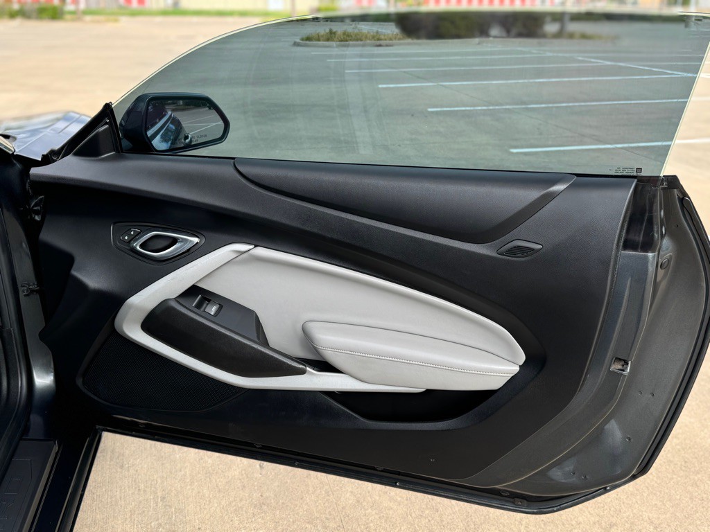 2018 Chevrolet Camaro Image 24