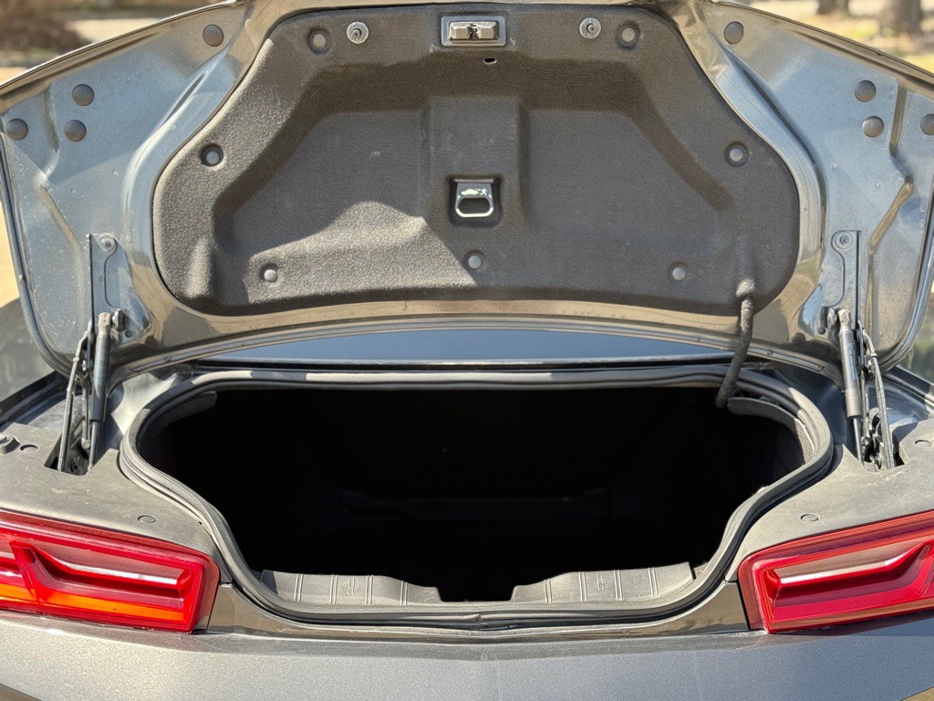 2018 Chevrolet Camaro Image 26