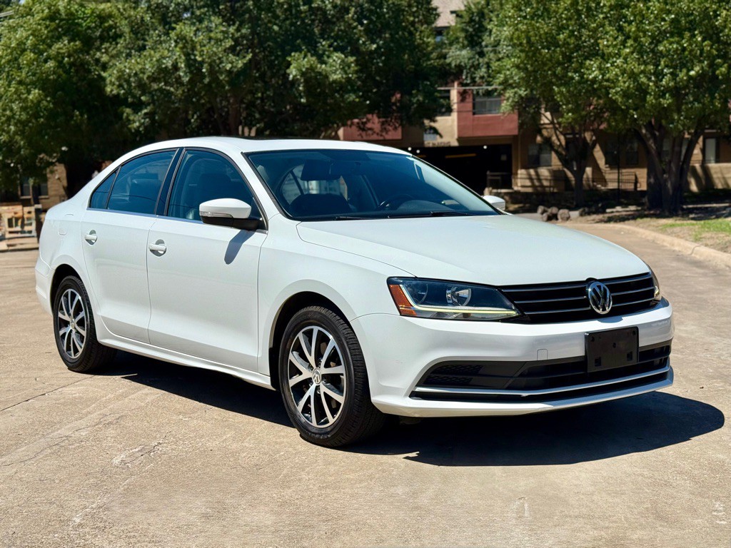 2017 Volkswagen Jetta Image 2