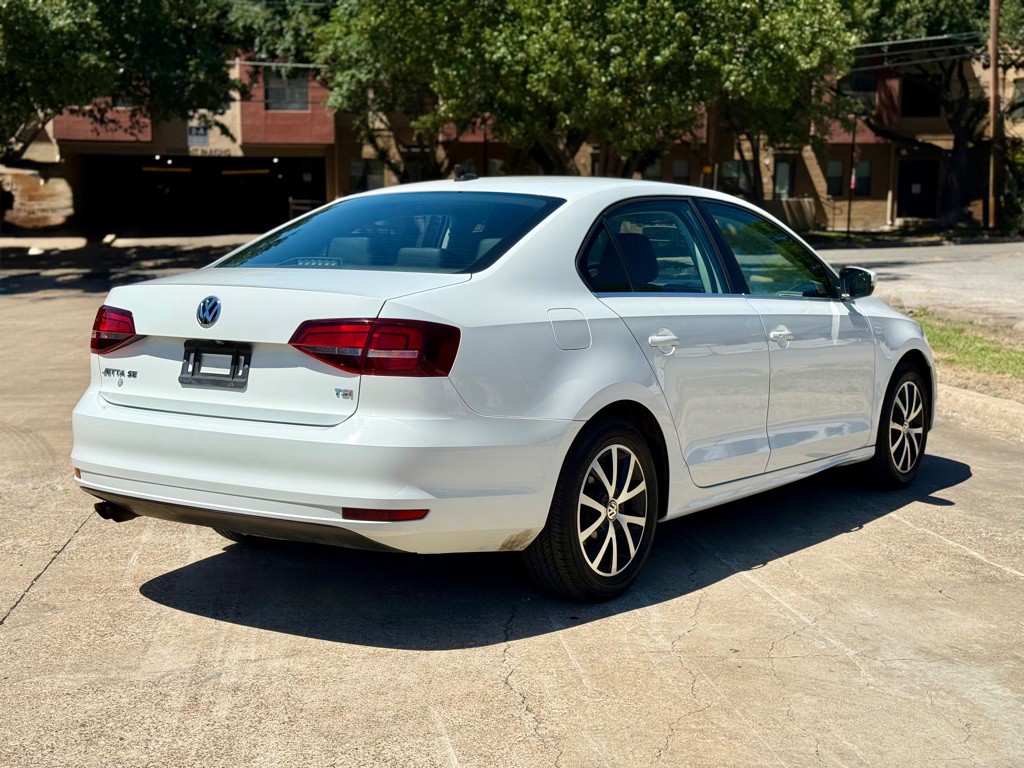 2017 Volkswagen Jetta Image 3