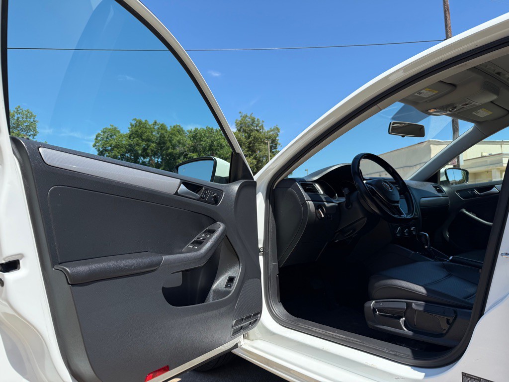 2017 Volkswagen Jetta Image 6