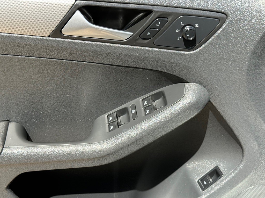 2017 Volkswagen Jetta Image 7