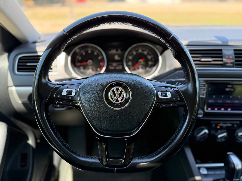 2017 Volkswagen Jetta Image 9