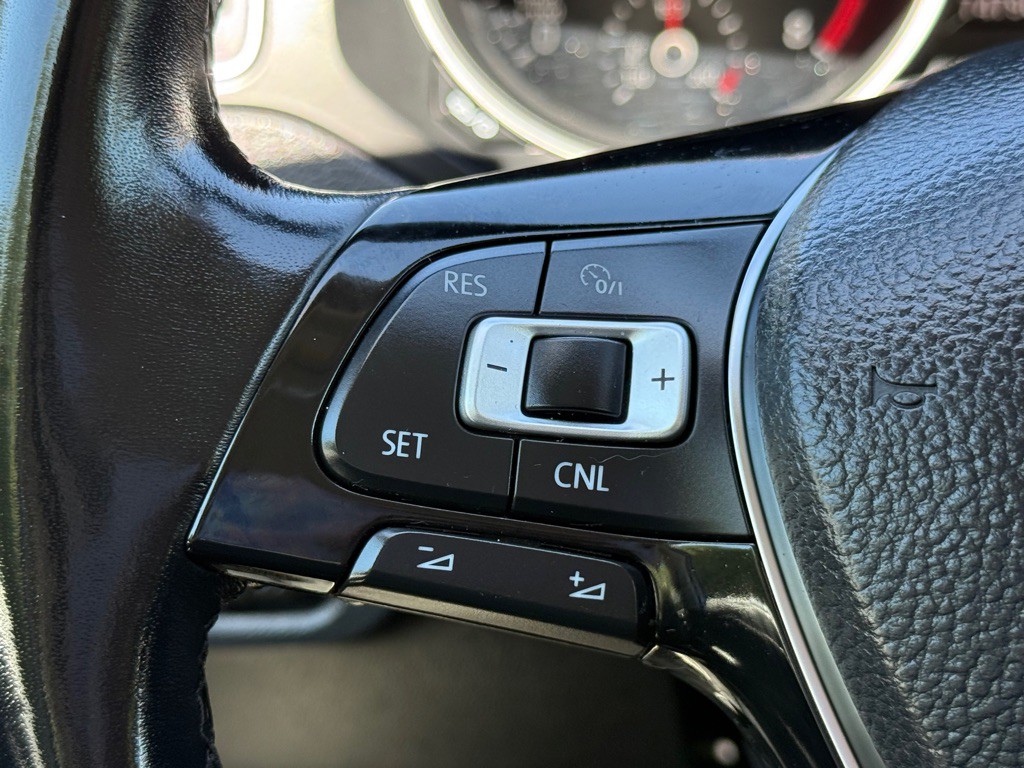 2017 Volkswagen Jetta Image 10