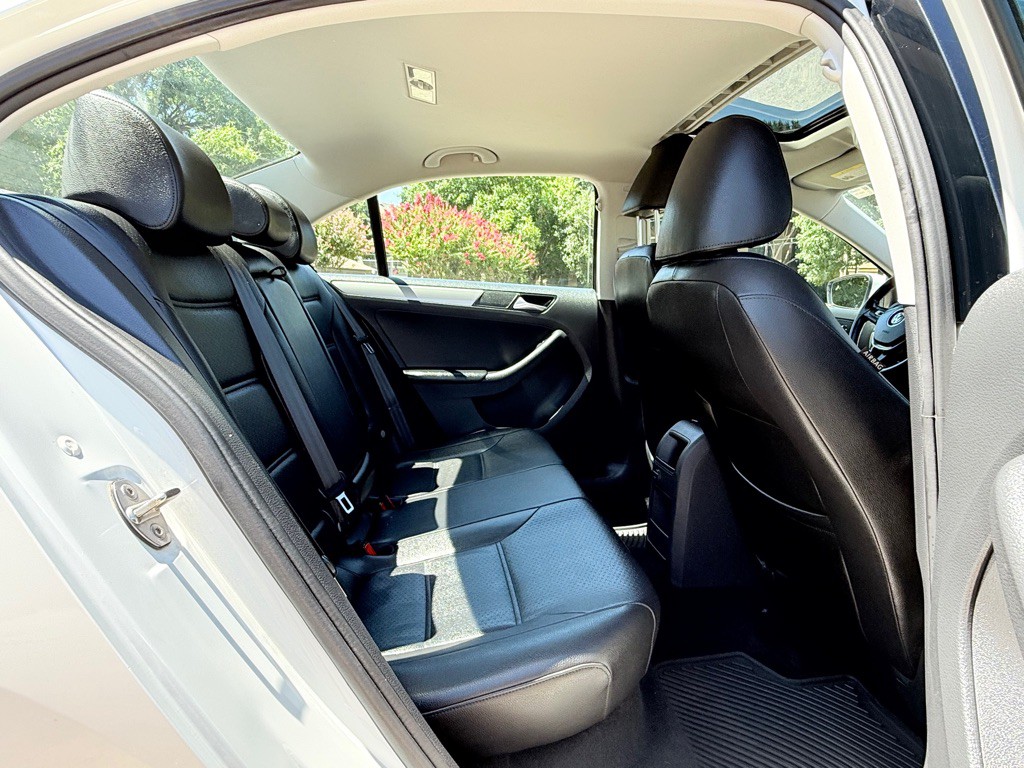 2017 Volkswagen Jetta Image 23