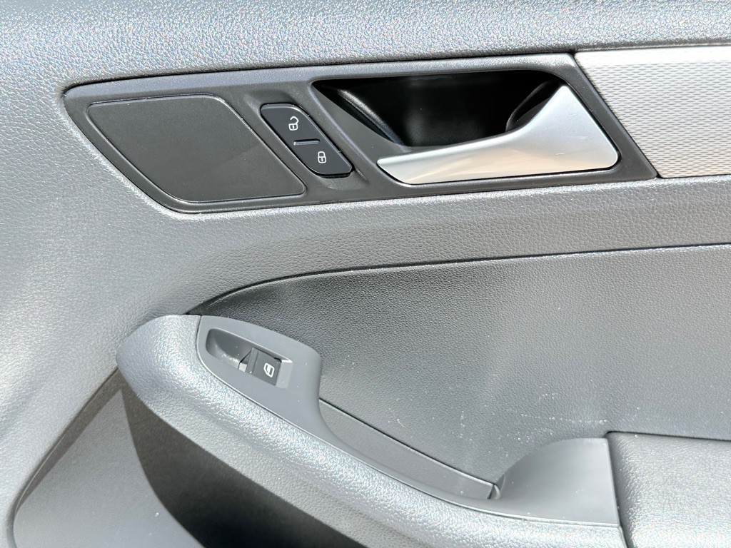 2017 Volkswagen Jetta Image 25