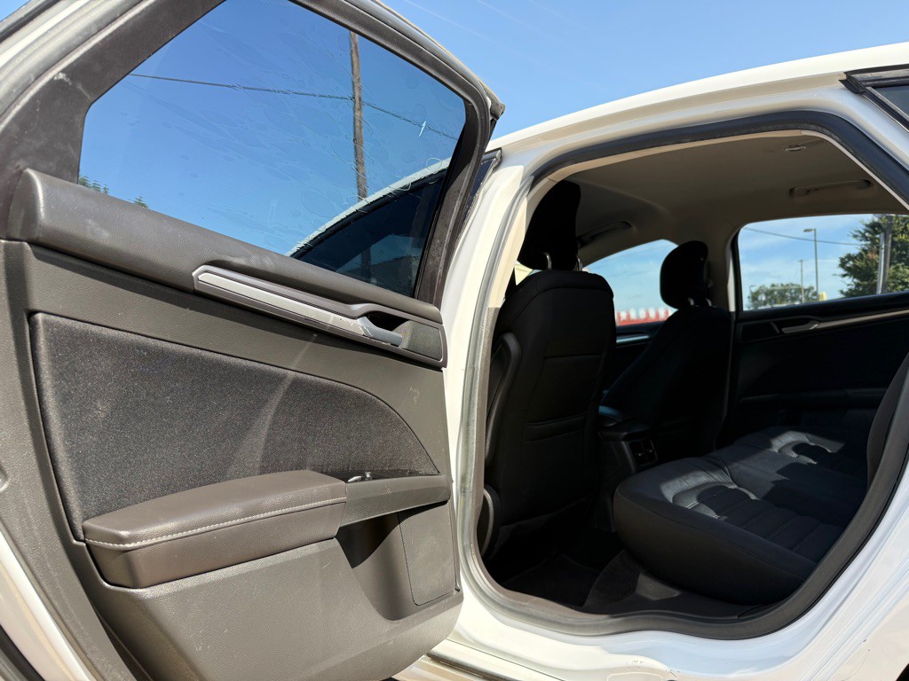 2014 Ford Fusion Image 20