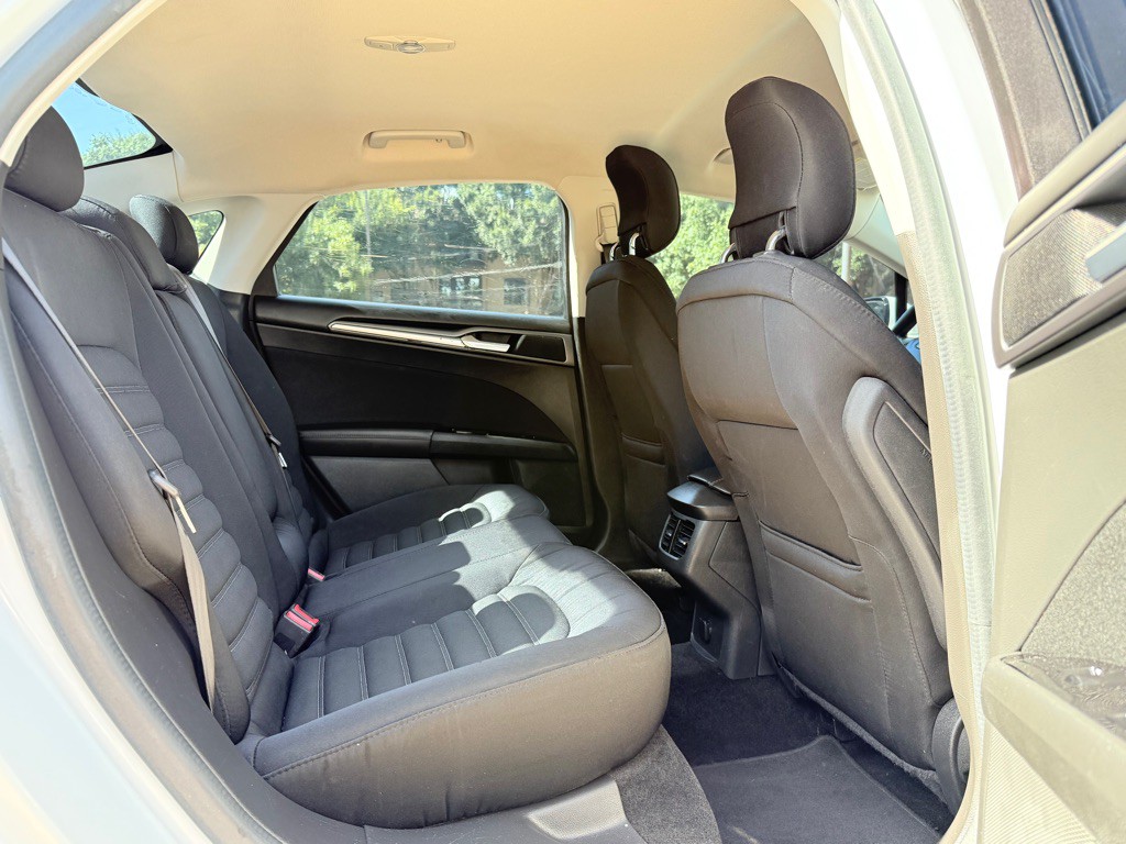 2014 Ford Fusion Image 24